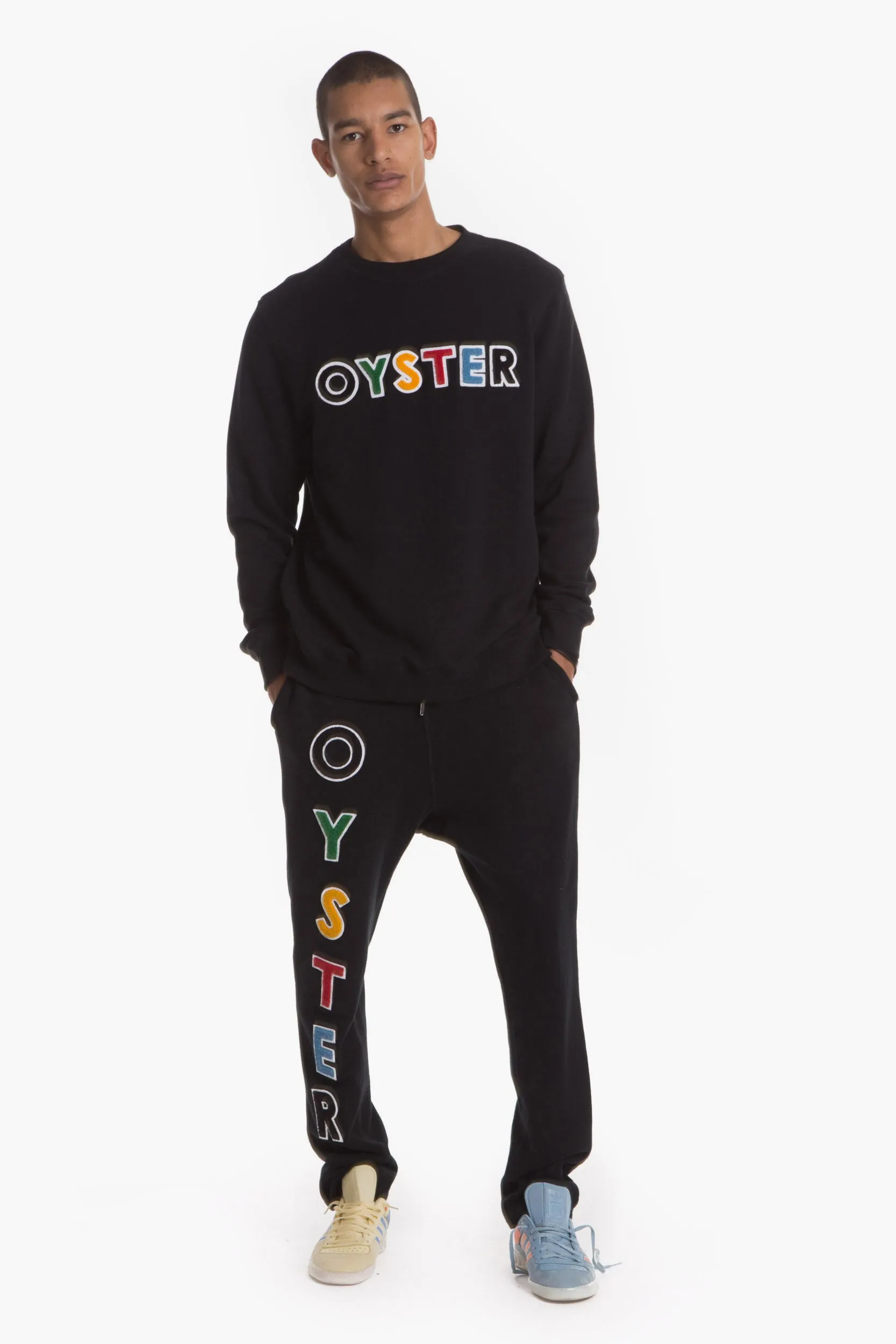 I Oyster  logo chenille crewneck sweatshirt ( black )