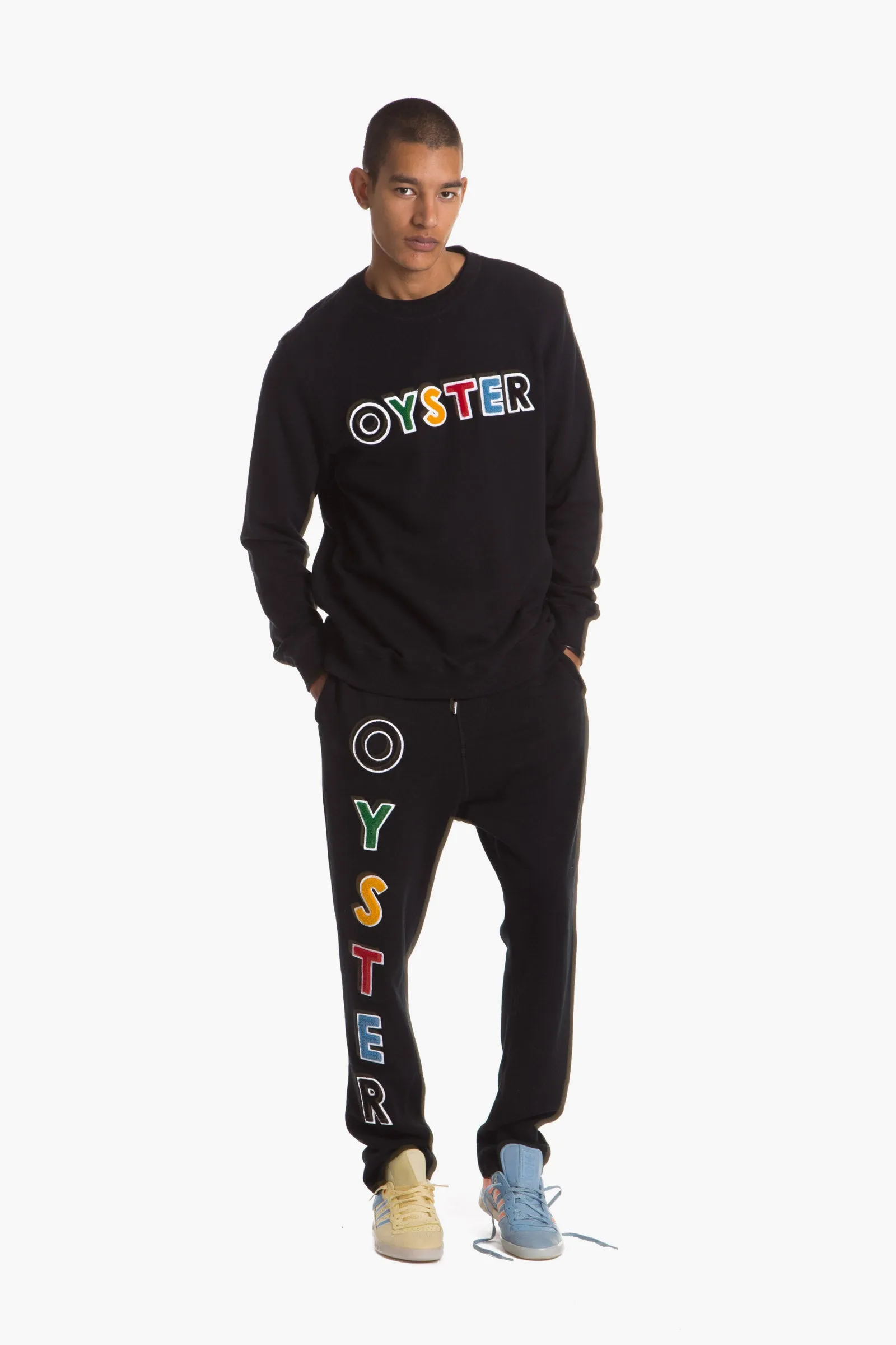 I Oyster  logo chenille crewneck sweatshirt ( black )